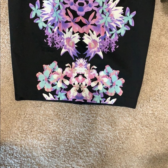 NWOT-“MOSSIMO”-Stretch Pencil Skirt-Sz-4 - Picture 5 of 9